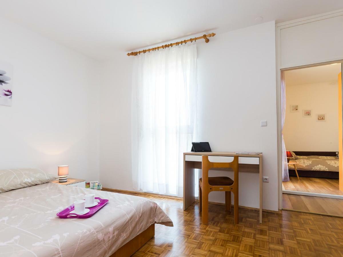 Apartment Lory'S Place พูลา ภายนอก รูปภาพ