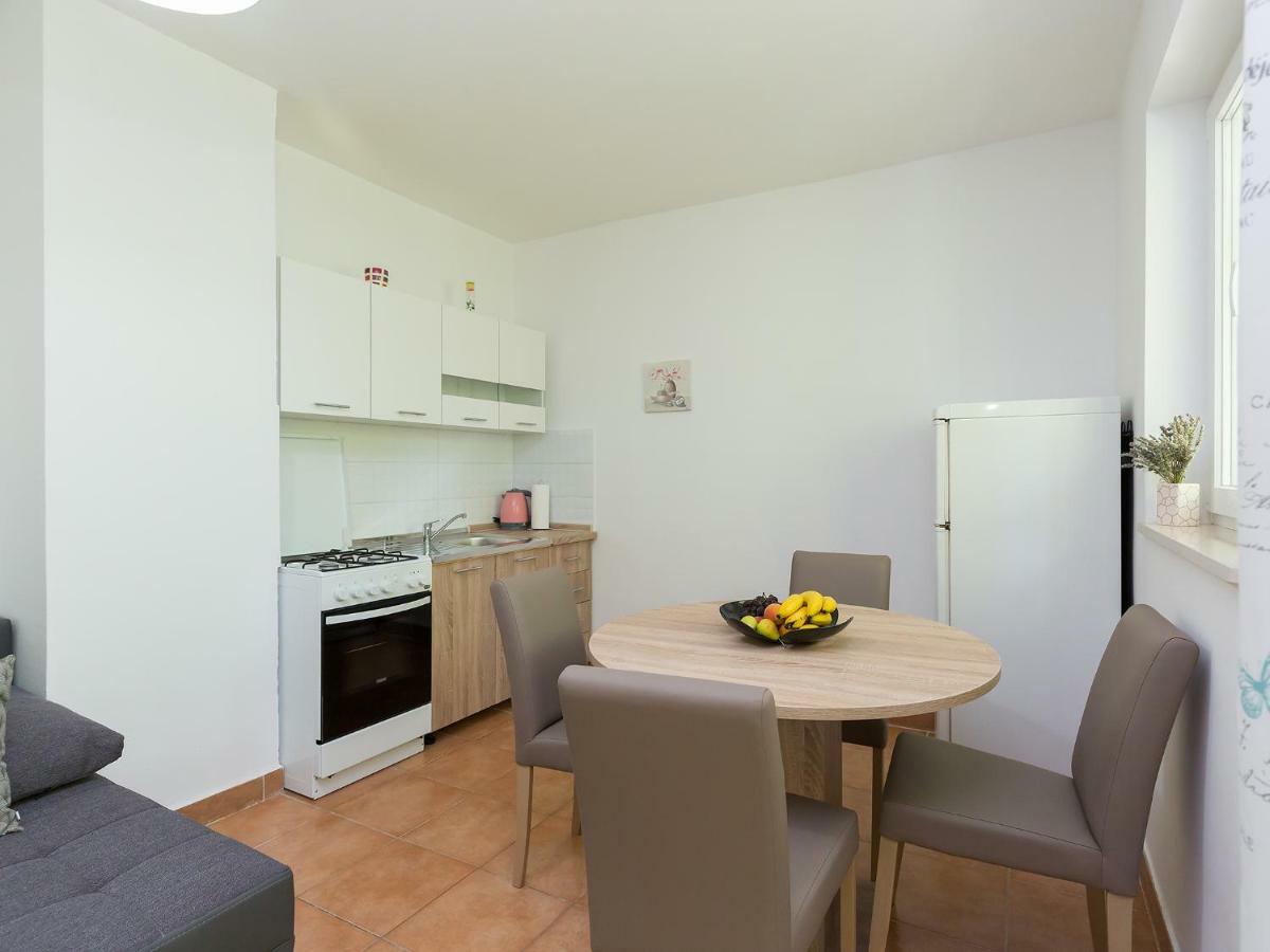 Apartment Lory'S Place พูลา ภายนอก รูปภาพ