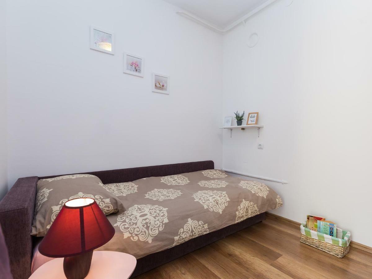 Apartment Lory'S Place พูลา ภายนอก รูปภาพ